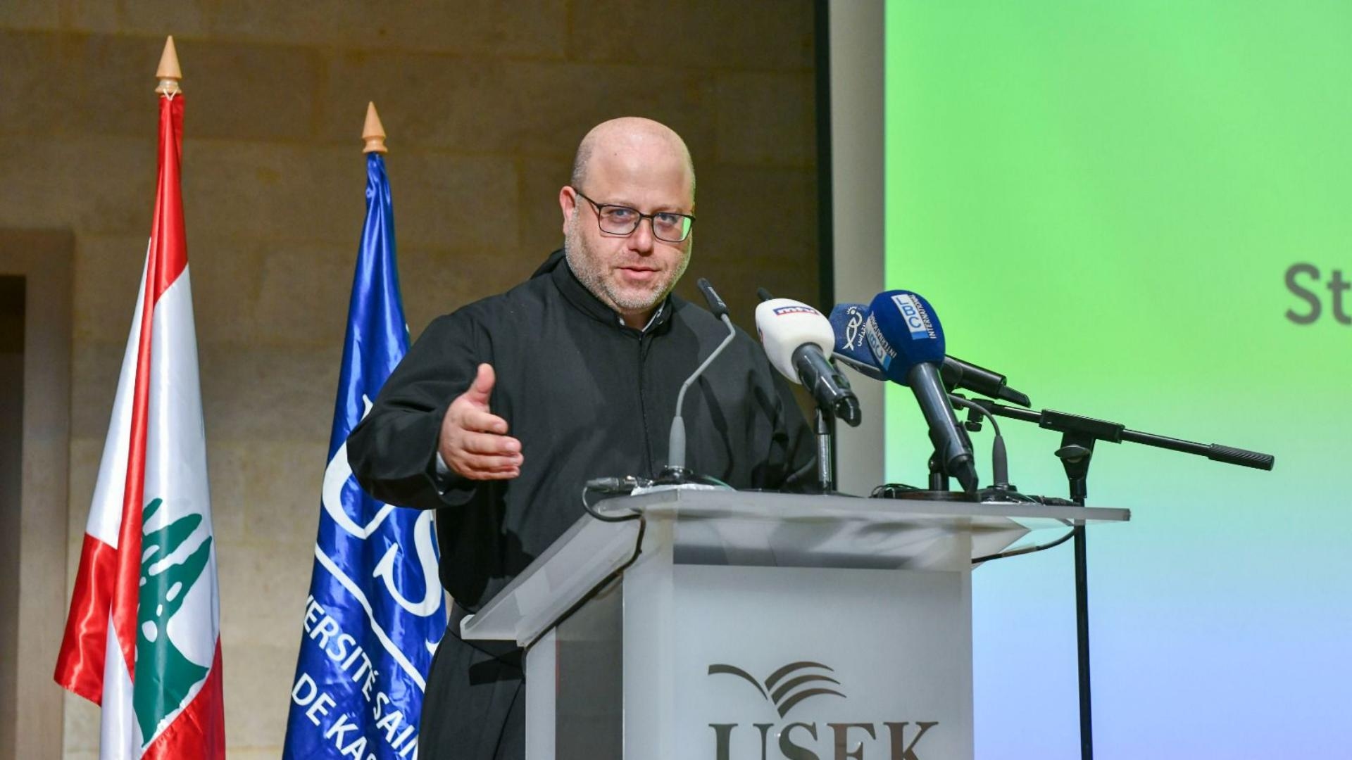 اللبنانية الأولى تفتتح منتدى التعليم العام في جامعة الروح القدس: الدولة ليست خيارًا بل ضرورة