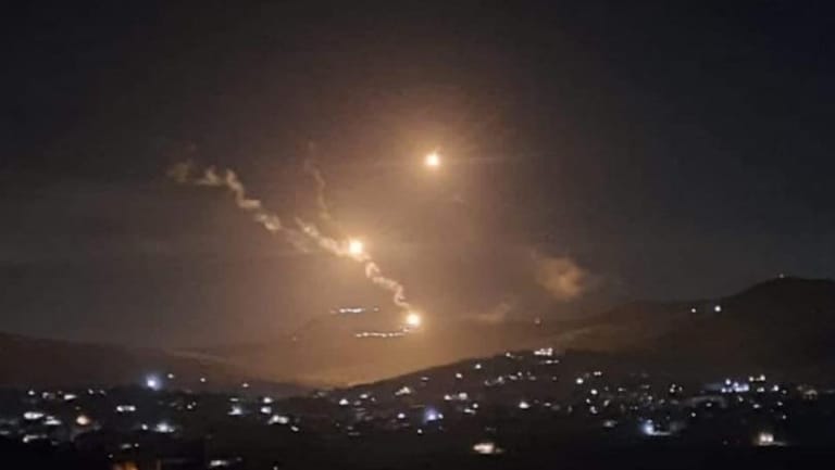 NNA: Israeli enemy forces bombed the vicinity of Tyre and dropped flare bombs over the western and central sectors