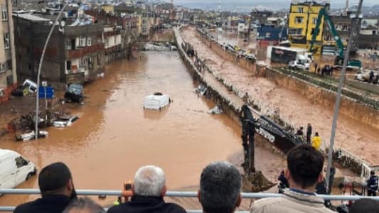 إرتفاع عدد ضحايا الانهيارات الطينية في تركيا إلى 15