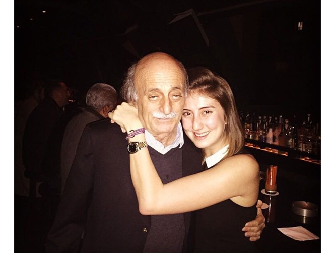 ابنة وليد جنبلاط: "البيك" رجل حياتها... وتتفوّق عليه