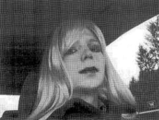 Outgoing President Obama Shortens Sentence of Chelsea Manning 