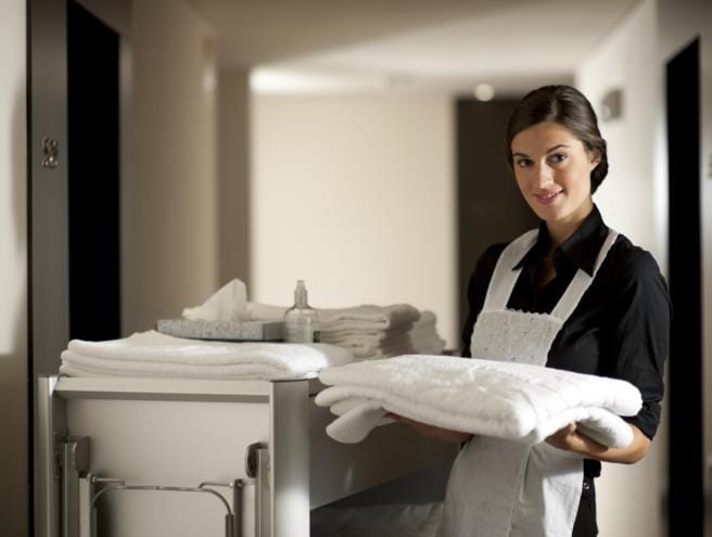 مطلوب عاملة نظافة براتب خيالي ولكن بشرط...