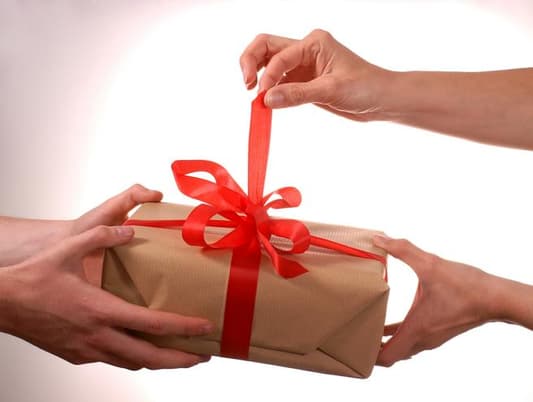 ما هي مصادر الهدايا الثمينة التي تلقّاها وزراء؟