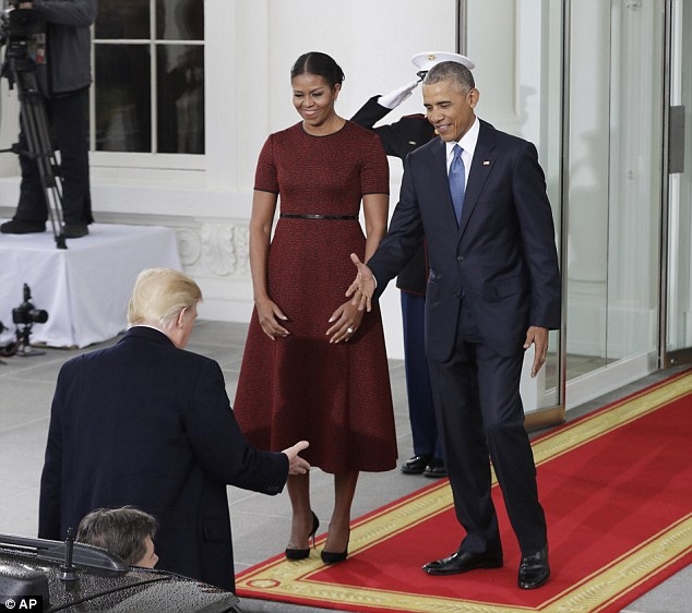 What Body Language Experts Revealed about the Trumps, the Obamas and the Clintons