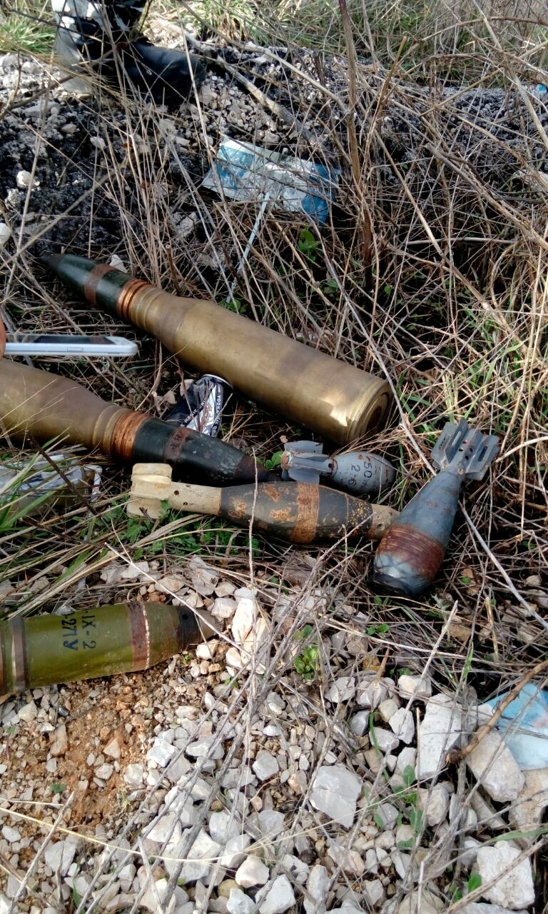 بالصورة: العثور على قذائف مدفعية وهاون في شانيه