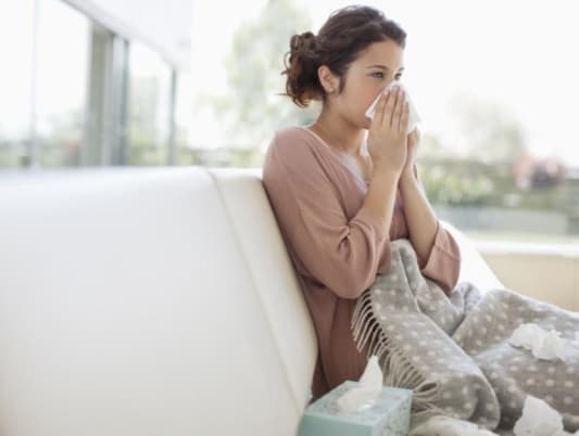 لمَ تصاب بالانفلونزا رغم دفء الجو؟
