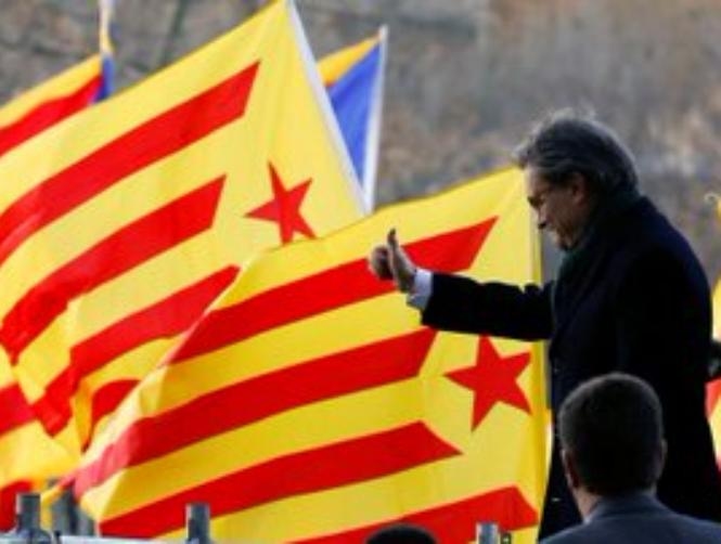 Thousands protest as former Catalonia head starts referendum trial
