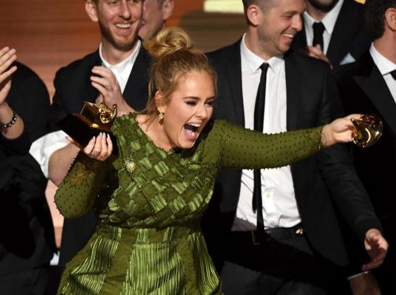 Adele Breaks Grammy in Two, Hands Half to Beyonce