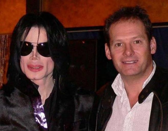 هذا هو الأب البيولوجي لأولاد مايكل جاكسون