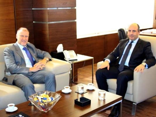 بو عاصي عرض مع السفير الاسترالي لتداعيات النزوح السوري