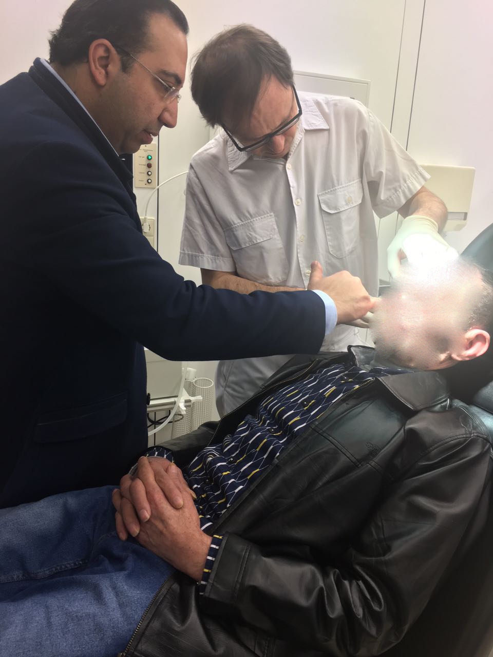 معاناة الرجل "المقنّع" مستمرّة... ويحتاج الى مساعدتكم