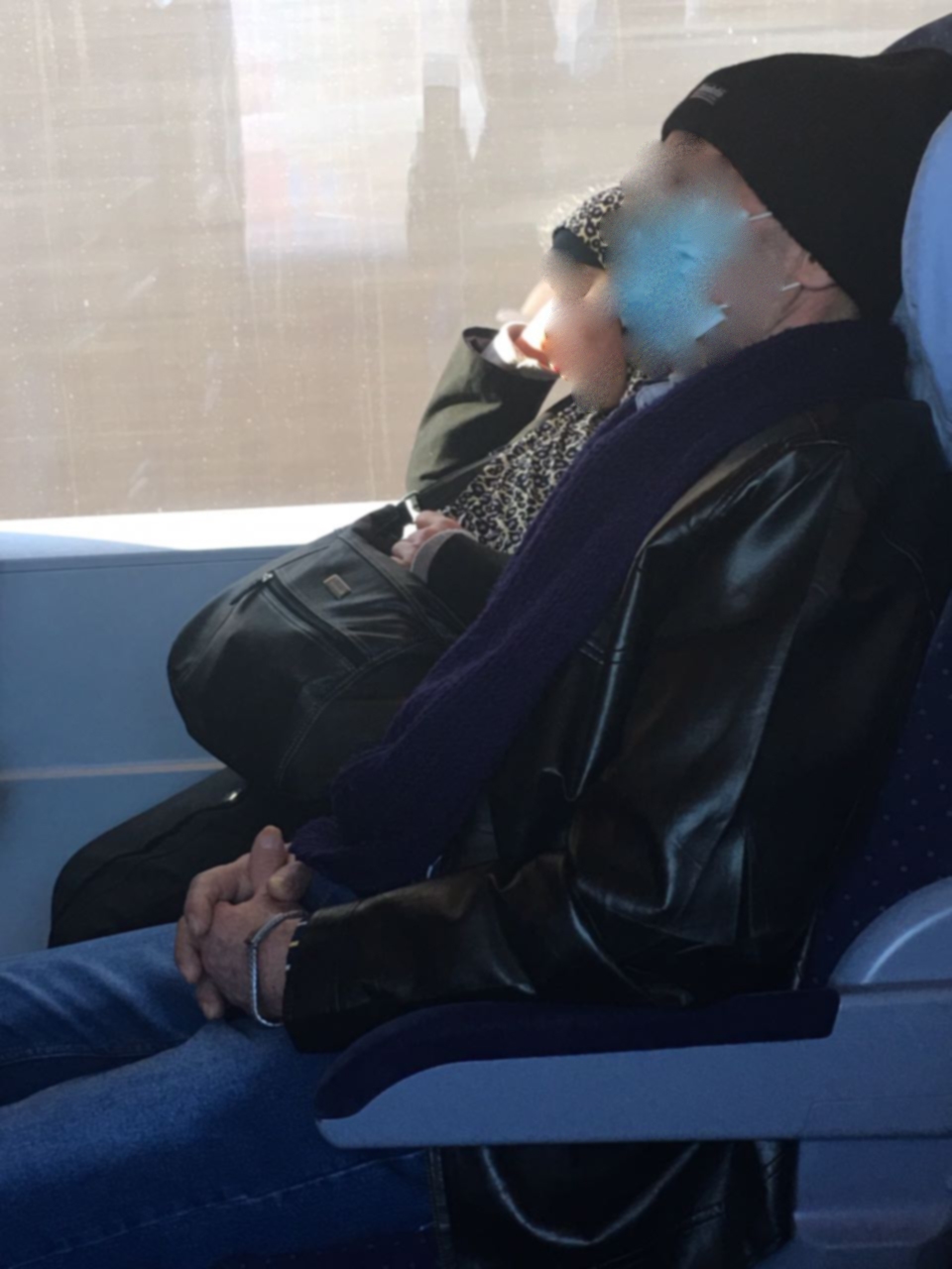 معاناة الرجل "المقنّع" مستمرّة... ويحتاج الى مساعدتكم