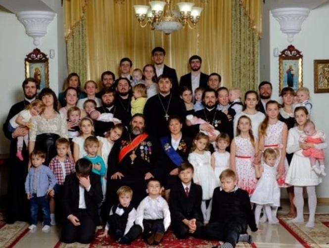 Why Putin Is Paying Women to Have More Children