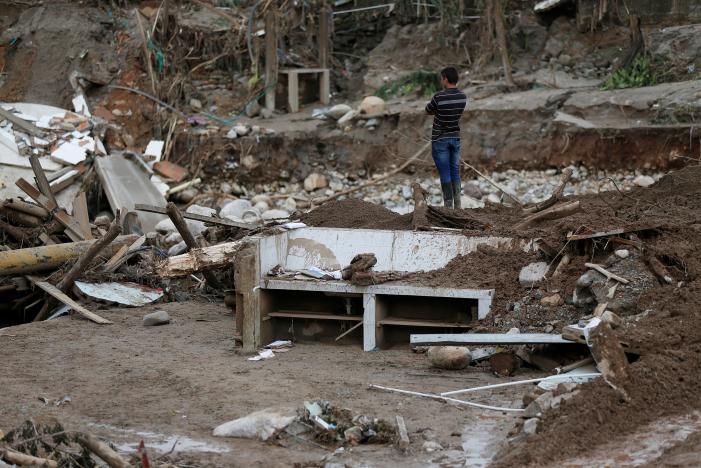 Photos: Rescuers, Locals Dig for Colombia Flood Victims, 254 Die