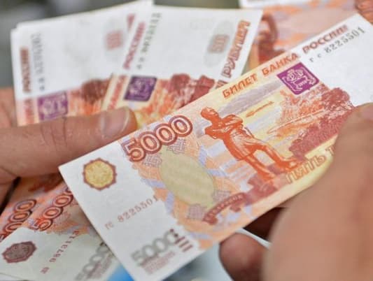 روسيا لن تتخلى عن سياسة تعويم سعر الصرف لعملتها