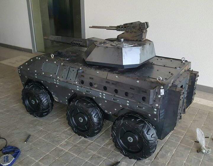 بالصّور: سيّارة عسكريّة لبنانيّة... للشباب!