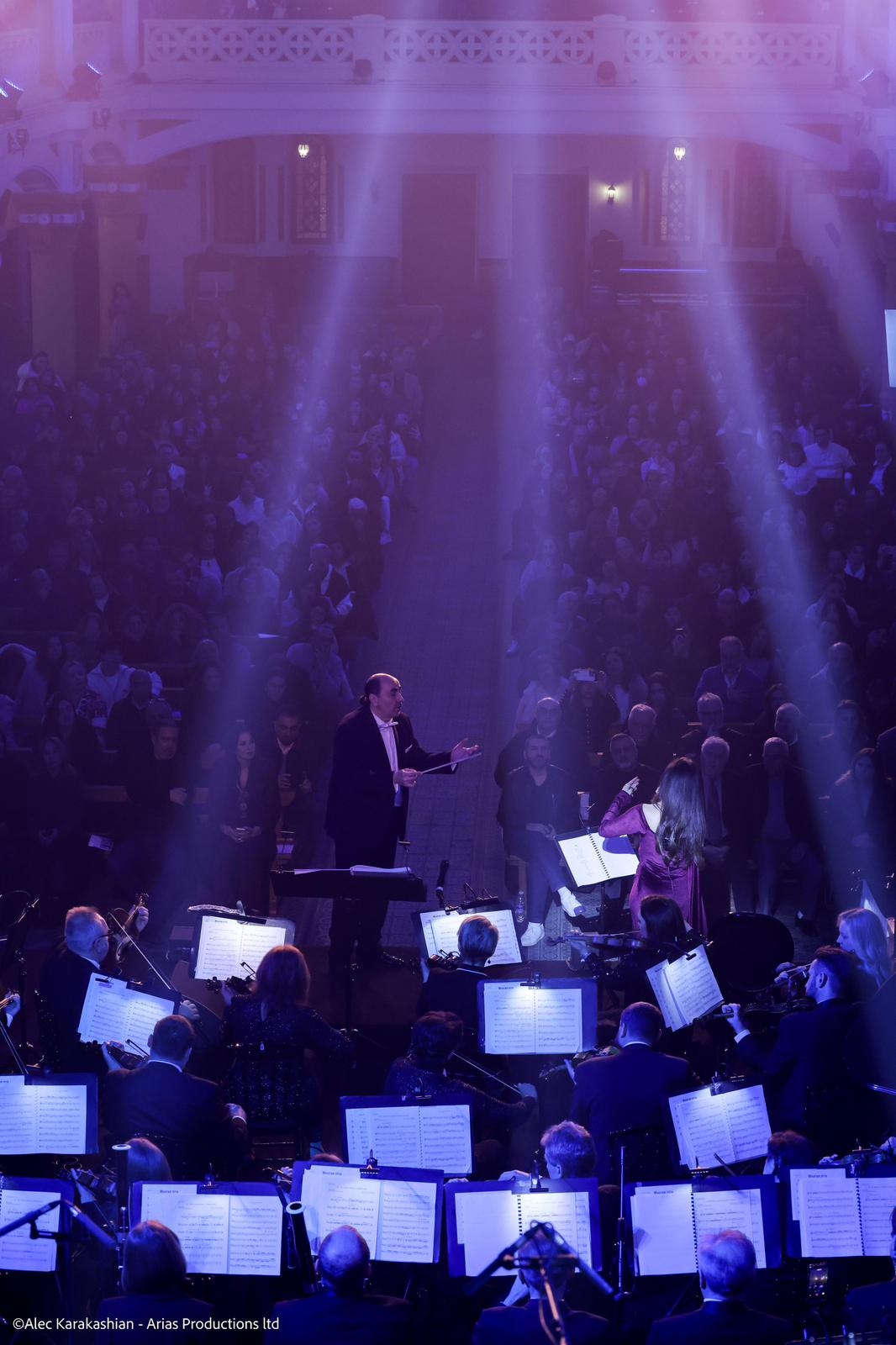 أسامة الرحباني يوقّع "أُسافِرُ وحدي ملِكاً" ملحمة موسيقية–غنائية بصوت هبة طوجي