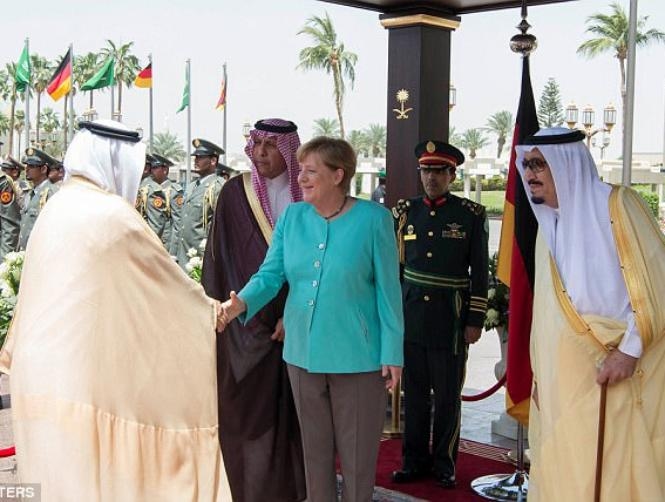 Photos: Merkel Rejects Headscarf Dress Code in Meetings With Saudi King