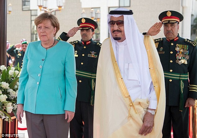 Photos: Merkel Rejects Headscarf Dress Code in Meetings With Saudi King