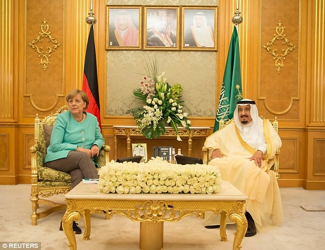 Photos: Merkel Rejects Headscarf Dress Code in Meetings With Saudi King