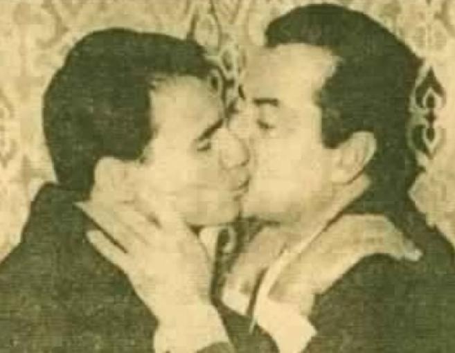 بالصورة: "العندليب الأسمر" والأطرش في وضع "حميميّ"؟