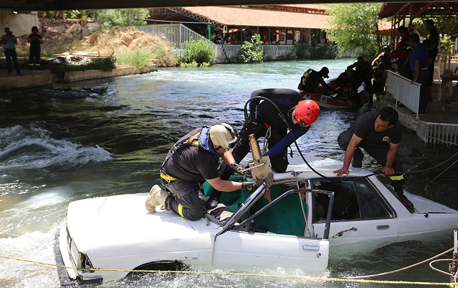 مناورة ميدانية عند جسر نهر العاصي - الهرمل
