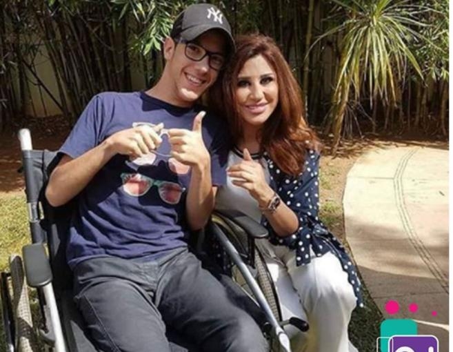 بالصورة: هل زارت نجوى كرم معجبها الشابّ في منزله؟