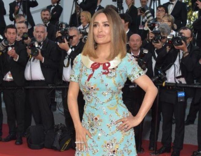 بالصور: سلمى حايك محتشمة في "كان" ومَن النجمة العربية الأكثر جرأة؟