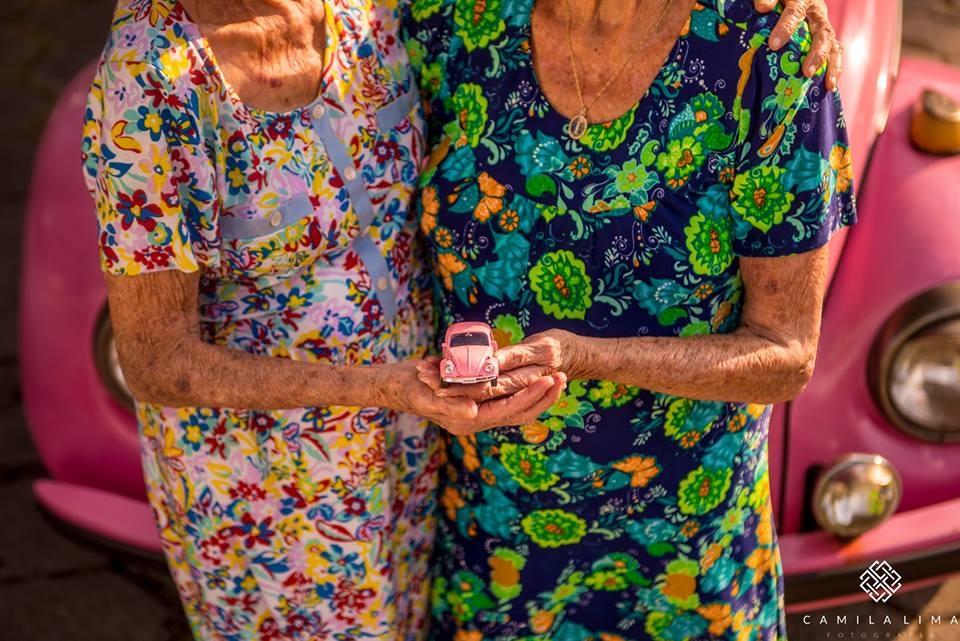 Photos: 100-Year-Old Twins Celebrate Birthday With Inspiring Photoshoot