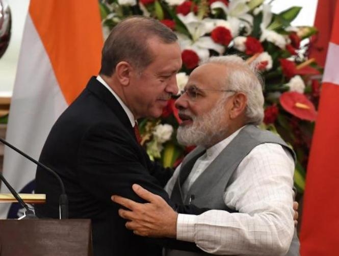 Photos: India's Prime Minster Has Absolutely No Personal Space Issues