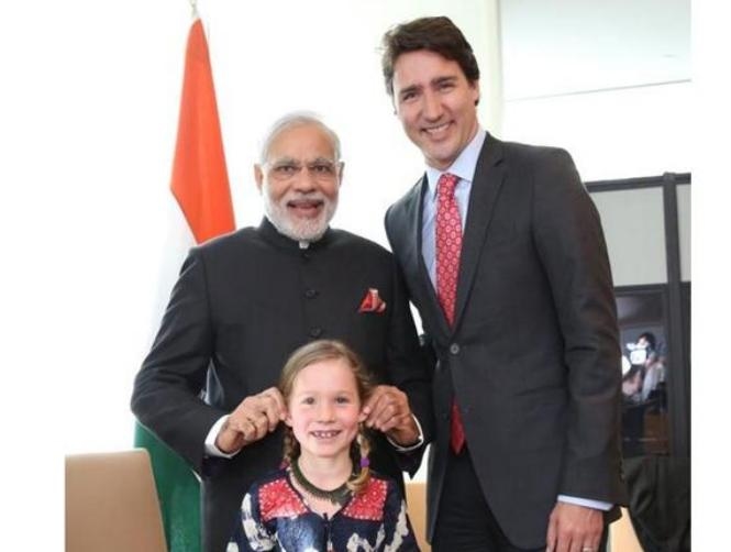 Photos: India's Prime Minster Has Absolutely No Personal Space Issues