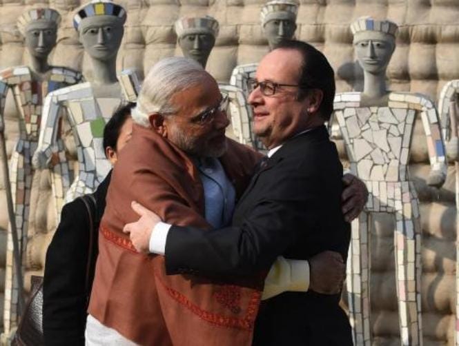 Photos: India's Prime Minster Has Absolutely No Personal Space Issues