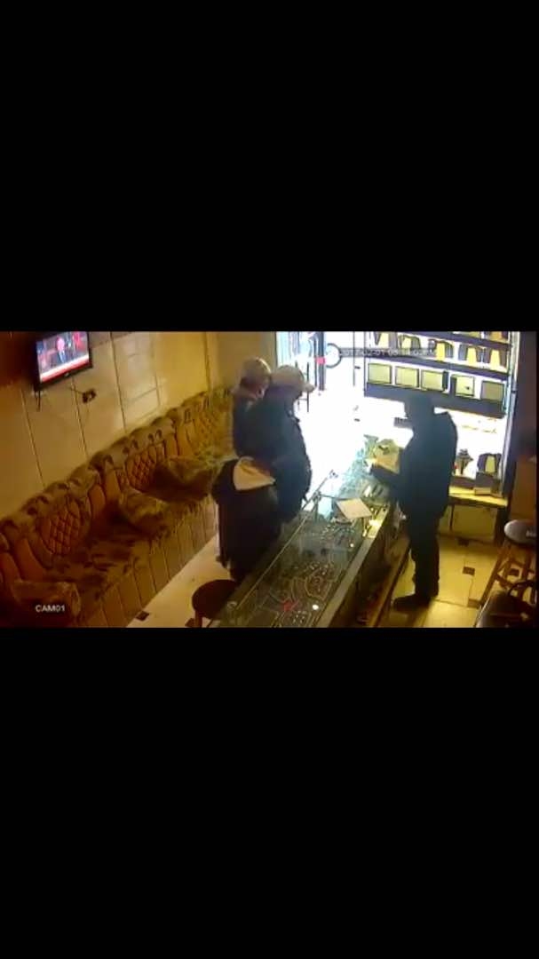 بالصور: حقيقة قتل ثلاثة سوريّين لصاحب محل مجوهرات