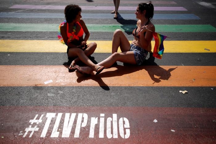 Thousands march in Israel's gay pride parade