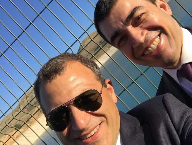 من قاطع الاحتفال ولماذا؟