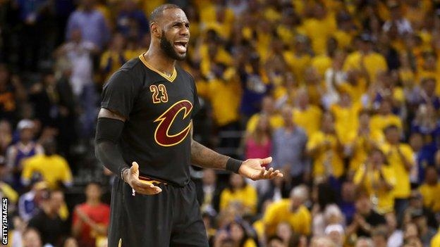 NBA Finals: The Golden State Warriors beat the Cleveland Cavaliers to win title