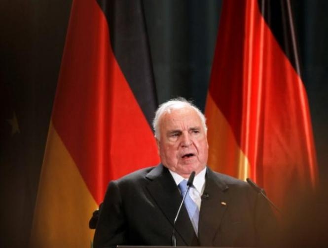 Helmut Kohl, father of German reunification, dies at 87