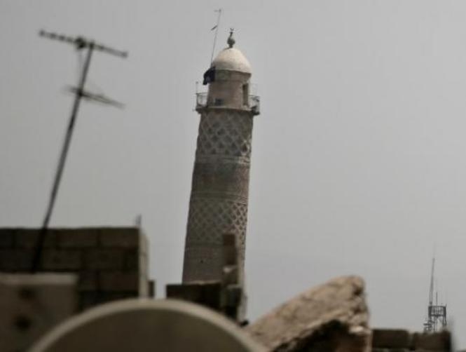 Iraqi forces advance on Mosul mosque where IS declared caliphate
