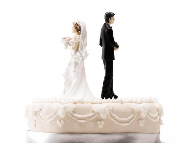 Money Worries Trapping Older Women in Loveless Marriages