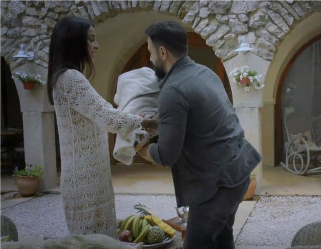 طفل"جبل" و"عليا" يخطف الأنظار