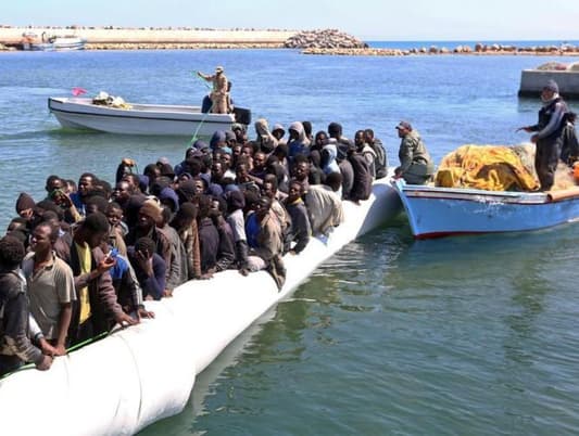 سفينة إيرلندية تنقذ مئات المهاجرين قرب ليبيا