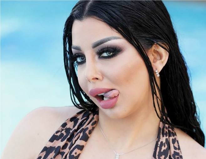 بالصور: رولا يمّوت تتخطّى الحدود الحمراء