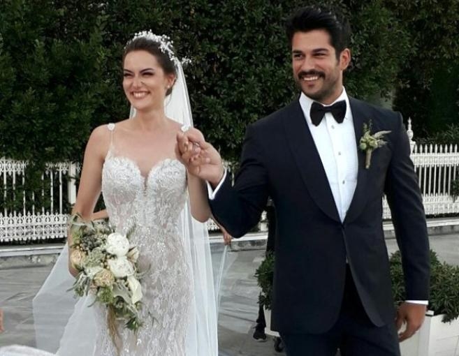 بالصورة: بوراك وفهرية تزوّجها وهكذا أطلاّ في زفافهما