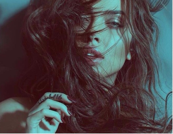 هل انتحر شقيق الفنانة نايا؟