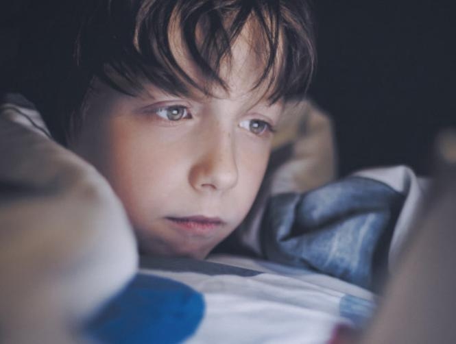 Phone Screens Are Damaging Our Vision by Making Eyeballs Grow