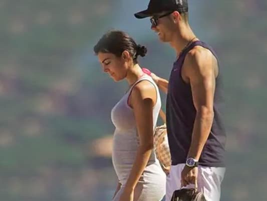 رونالدو يؤكد حمل صديقته جورجينا بطفله الرابع