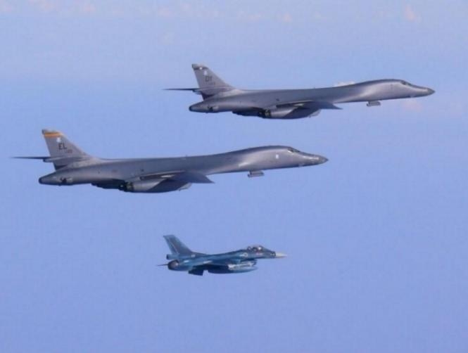 U.S. Flies Bombers Over Korean Peninsula After North Korea Missile Test ...