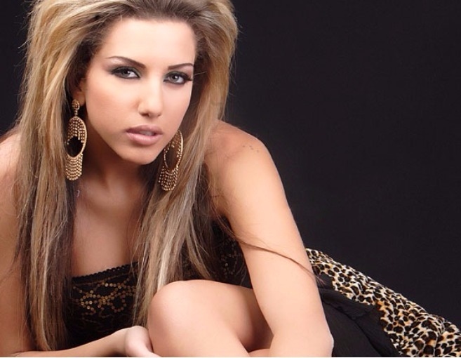 "كليبات" عربيّة فاضحة: حصان وحليب و... خرطوم مياه!