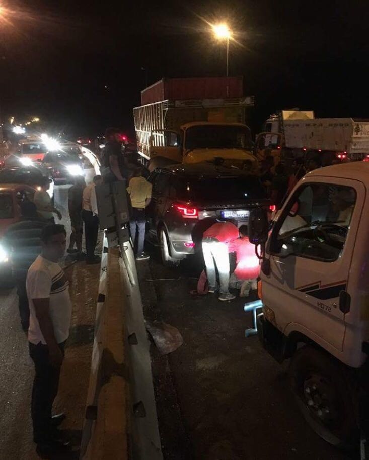 بالصور: إصابة ملحم زين في حادث سير مروّع...