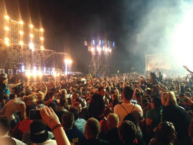 Woman Who Didn't Know She Was Pregnant Gives Birth at Techno Festival